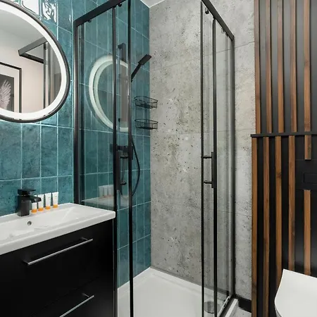 Spacious In A Quiet Area Of By Renters Apartment Poznan