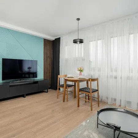 Spacious In A Quiet Area Of By Renters *