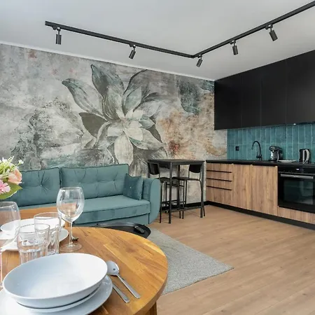 Апартаменты Spacious In A Quiet Area Of By Renters Познань
