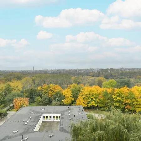 Spacious In A Quiet Area Of By Renters * Познань